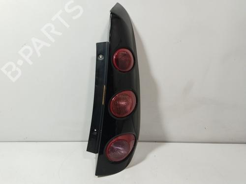 Feu arrière droit Feu arrière droit SMART FORFOUR (454) 1.5 (454.032) (109 hp) 36642877 36642877