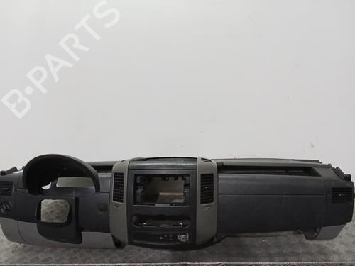 Tablier Tablier MERCEDES-BENZ SPRINTER 3,5-t Van (B906) 310 CDI (906.631, 906.633, 906.635, 906.637) (95 hp) 28193602 28193602