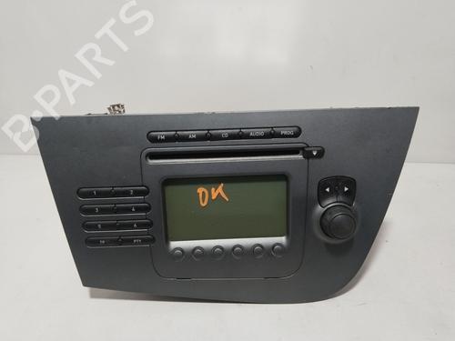 Used Radio SEAT LEON (1P1) 2.0 TDI 16V (140 hp) 31591591