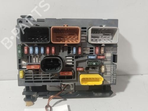 Used Fuse box PEUGEOT 308 I (4A_, 4C_) 1.6 HDi (90 hp) 31310018