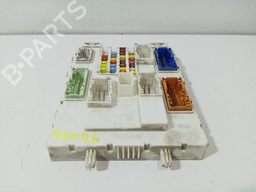 Used Fuse box Fuse box 37408051 37408051