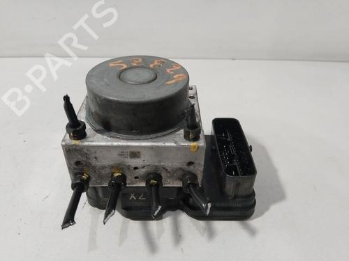 Used ABS pump TOYOTA COROLLA Saloon (_E21_) 1.8 VVTi Hybrid (ZWE211, MZEA12) (98 hp) 30393107