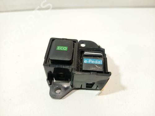 Used Electronic module Electronic module NISSAN LEAF (ZE0) Electric (109 hp) 33831848 33831848