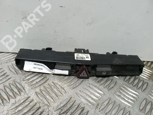 Used Warning switch OPEL ASTRA H (A04) [2004-2014]  8871257