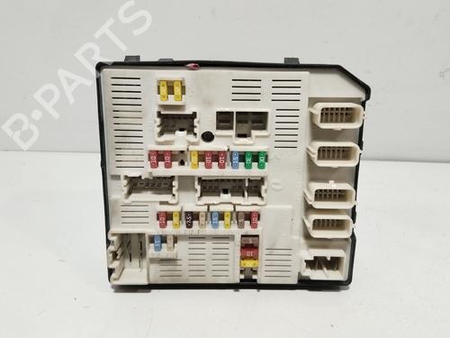 Used Fuse box Fuse box 38702746 38702746