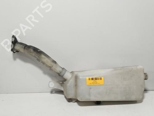 windscreen-washer-tank-renault-clio-iii-br01-cr01-2005-2006-2007-2008-2009-2010-2011-2012-2013-2014-39933502 main image