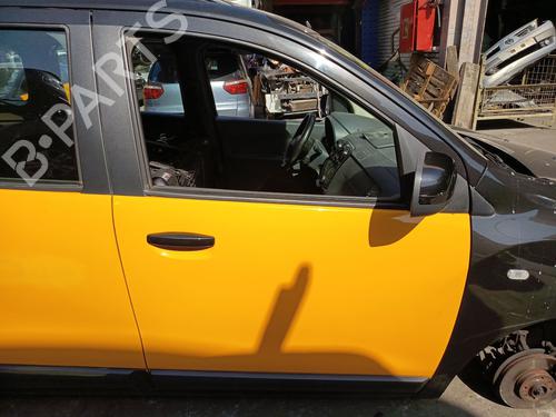 Used Right front door Right front door 38464905 38464905
