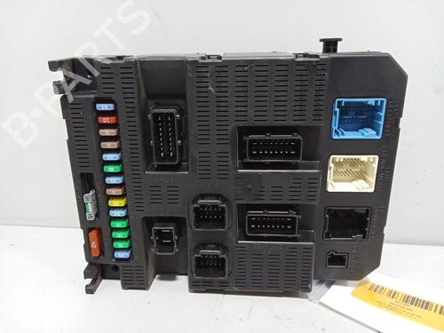 Used Fuse box Fuse box 37667358 37667358