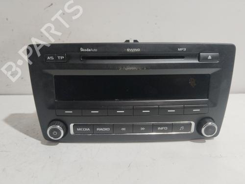 Used Radio SKODA OCTAVIA II (1Z3) [2004-2013]  21572650