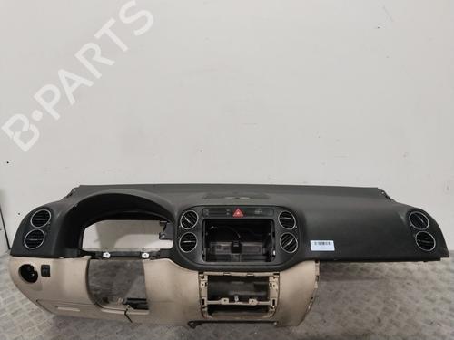 Used Dashboard VW GOLF PLUS V (5M1, 521) 1.6 TDI (105 hp) 31314344