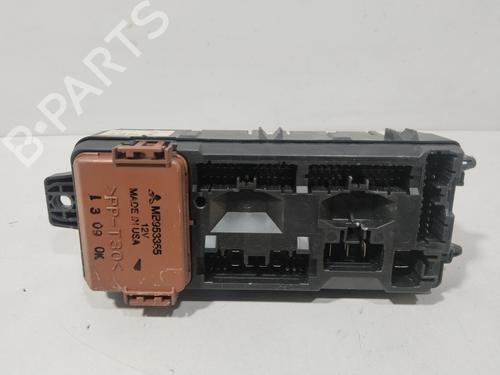 Zekeringkast MITSUBISHI SPACE STAR MPV (DG_A) 1.8 GDI (DG5A) (118 hp) 30276691