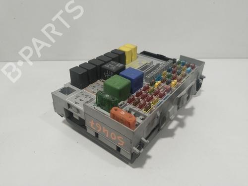 Fuse box OPEL ZAFIRA A MPV (T98) 2.0 DTI 16V (F75) | BP27989819E1 