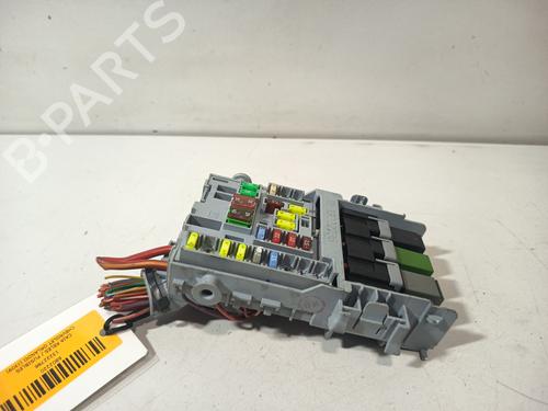 Used Fuse box Fuse box 37487425 37487425