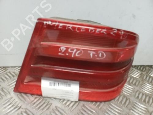 Høyre baklys Høyre baklys MERCEDES-BENZ E-CLASS (W210) [1995-2003] 5207381 5207381
