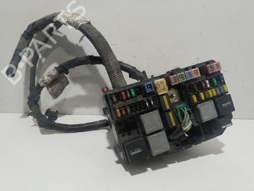 Used Fuse box Fuse box FORD MONDEO III (B5Y) 2.0 TDCi (130 hp) 22716225 22716225