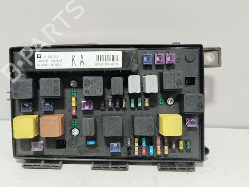 Used Fuse box Fuse box 37152355 37152355