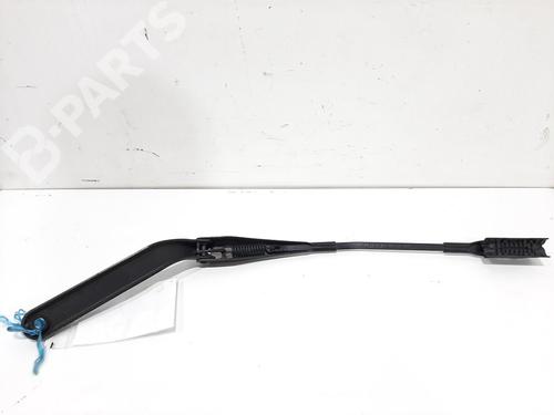 Used Front windshield wiper arm BMW 1 (E87) 118 d (143 hp) 7103923
