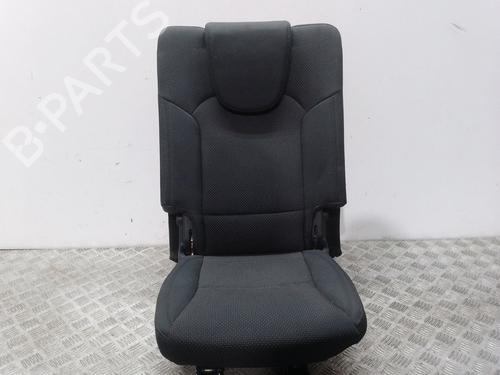 rear-seat-kia-carens-iv-2013-11091002 main image