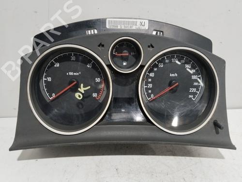 Used Instrument cluster Instrument cluster OPEL ZAFIRA / ZAFIRA FAMILY B (A05) 1.9 CDTI (M75) (150 hp) 22716589 22716589