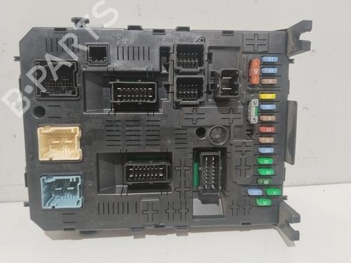 Used Fuse box Fuse box PEUGEOT 308 I (4A_, 4C_) 1.4 16V (98 hp) 22716227 22716227