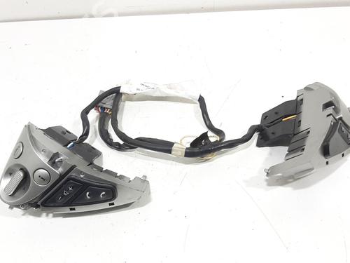 Used Steering wheel controls Steering wheel controls NISSAN JUKE (F15) [2010-2019] 8804399 8804399