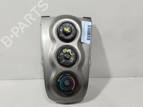 Used Climate control TOYOTA YARIS (_P9_) 1.0 VVT-i (KSP90_, KSP90R) (69 hp) 30145162