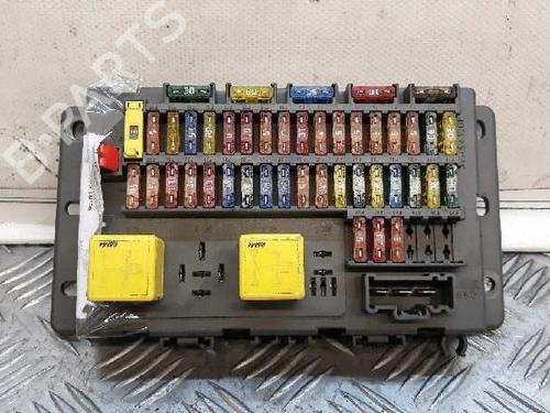 fuse-box-rover-75-rj-518174701-yqe103111-1999-2000-2001-2002-2003-2004-2005-5205330 main image
