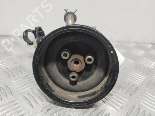 Used Steering pump SKODA RAPID (NH3, NK3, NK6) 1.6 TDI (105 hp) 31625852