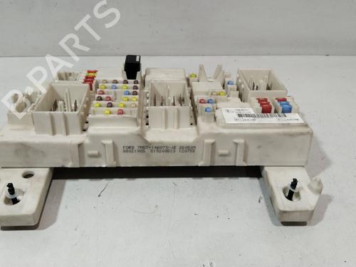 fuse-box-ford-kuga-i-2008-2009-2010-2011-2012-32529873 main image