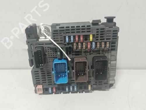 Used Fuse box Fuse box 38565903 38565903