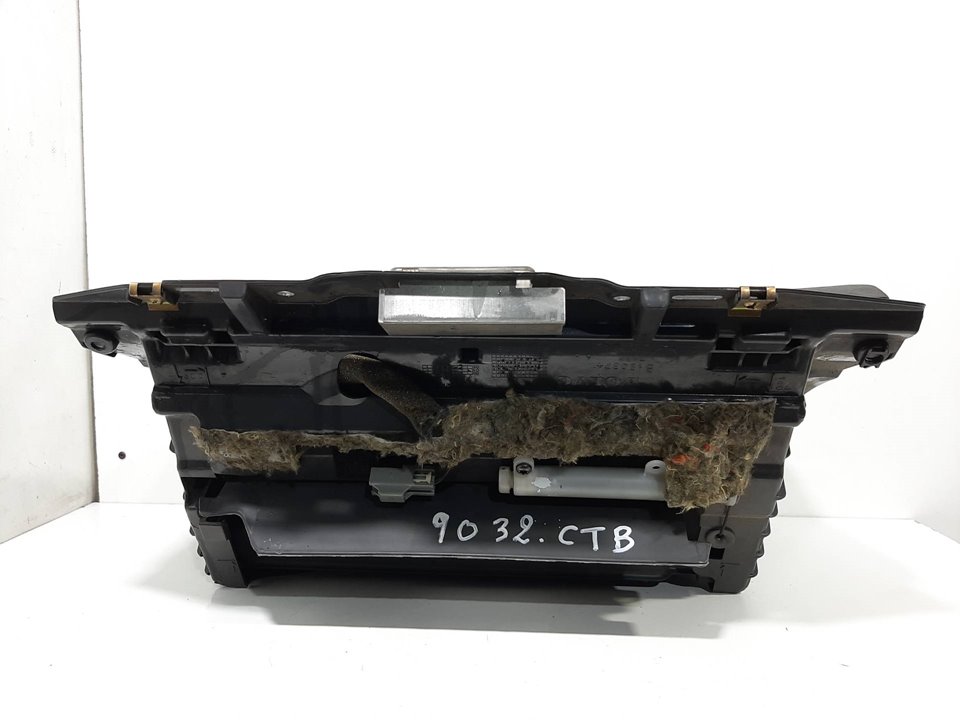 Glove box VOLVO S60 I (384) 2.4 D5 7039329 BParts