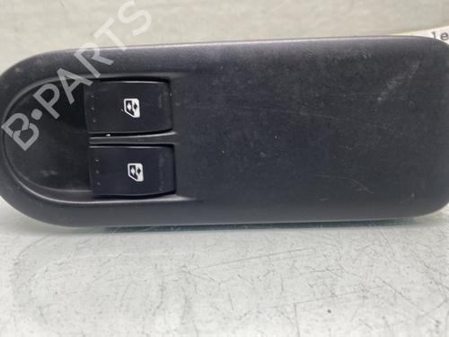 Left front window switch RENAULT MEGANE II (BM0/1_, CM0/1_) 1.9 dCi (BM0G, CM0G) 8200315034