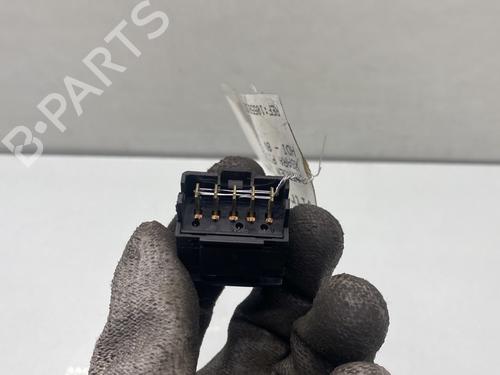 Used Left rear window switch Left rear window switch CITROËN XSARA PICASSO (N68) 2.0 HDi (90 hp) 25654211 25654211