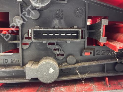 Used Right taillight Right taillight PEUGEOT 106 I (1A, 1C) [1991-1996] 33724415 33724415