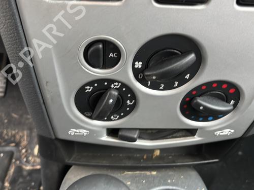 Left front fog light DACIA LOGAN MCV (KS_) 1.6 (KS0B, KS0D, KS0F) | BP30890401C30  - Image 13