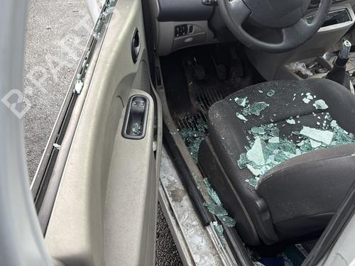 Switch RENAULT TWINGO II (CN0_) 1.5 dCi (CN0E) | BP33314348I30 - Image 20