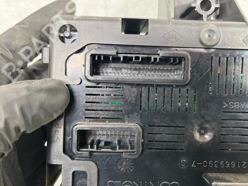 fuse-box-renault-clio-iii-grandtour-kr01_-2007-34561316 main image