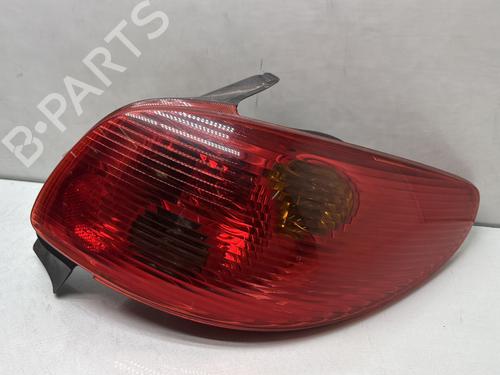 Højre baglygte PEUGEOT 206 Hatchback (2A/C) 1.1 i (60 hp) 29528418