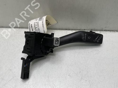 Used Steering column stalk VW GOLF VI (5K1) 2.0 TDI (110 hp) 26236582
