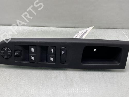 Used Left front window switch OPEL CORSA F (P2JO) 1.2 (68) (101 hp) 29841365