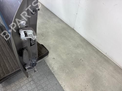 Used Right front door Right front door 38164866 38164866