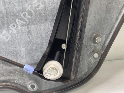 Used Front right window mechanism Front right window mechanism SEAT IBIZA III (6L1) 1.4 TDI (70 hp) 32682470 32682470