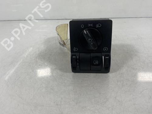 Used Headlight switch Headlight switch OPEL CORSA C (X01) 1.3 CDTI (F08, F68) (70 hp) 20033948 20033948