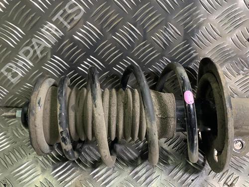 Used Left front shock absorber TOYOTA YARIS (_P13_) 1.5 Hybrid (NHP130_, NHP130) (101 hp) 20027575