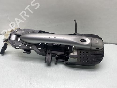 Używane Klamka zewnętrzna drzwi przednich lewych RENAULT MEGANE III Hatchback (BZ0/1_, B3_) 1.5 dCi (BZ09, BZ0D, BZ1W, BZ29, BZ14) (110 hp) 29707602