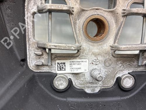 steering-wheel-peugeot-traveller-bus-v_-98088708zd-2016-21954071 main image