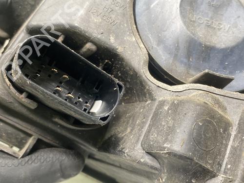 Right headlight FORD FOCUS III Turnier 1.6 TDCi | BP31669570C29 