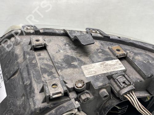 Right headlight CHRYSLER VOYAGER IV (RG, RS) 2.5 CRD | BP20223286C29 