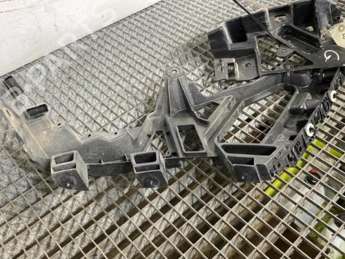 Used Rear bumper bracket Rear bumper bracket PEUGEOT 5008 II (MC_, MJ_, MR_, M4_) 1.5 BlueHDi 130 (MCYHZJ, MCYHZR, MCYHZX) (131 hp) 21555793 21555793