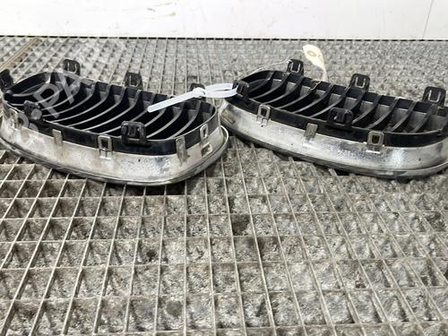 grille-bmw-1-convertible-e88-2007-2008-2009-2010-2011-2012-2013-29842294 main image
